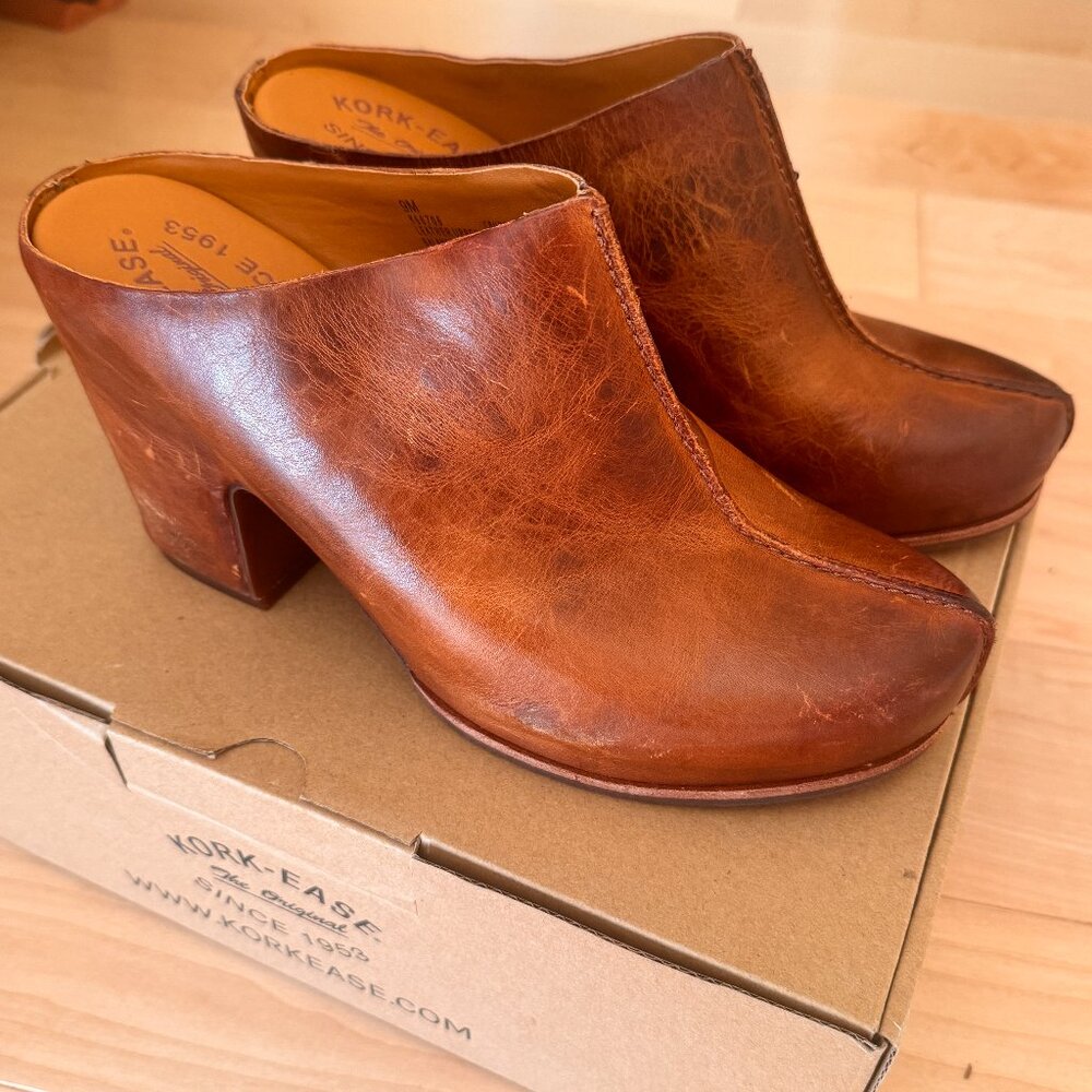 Brown Leather Clogs Wmns Size 9 Women NWT - $115